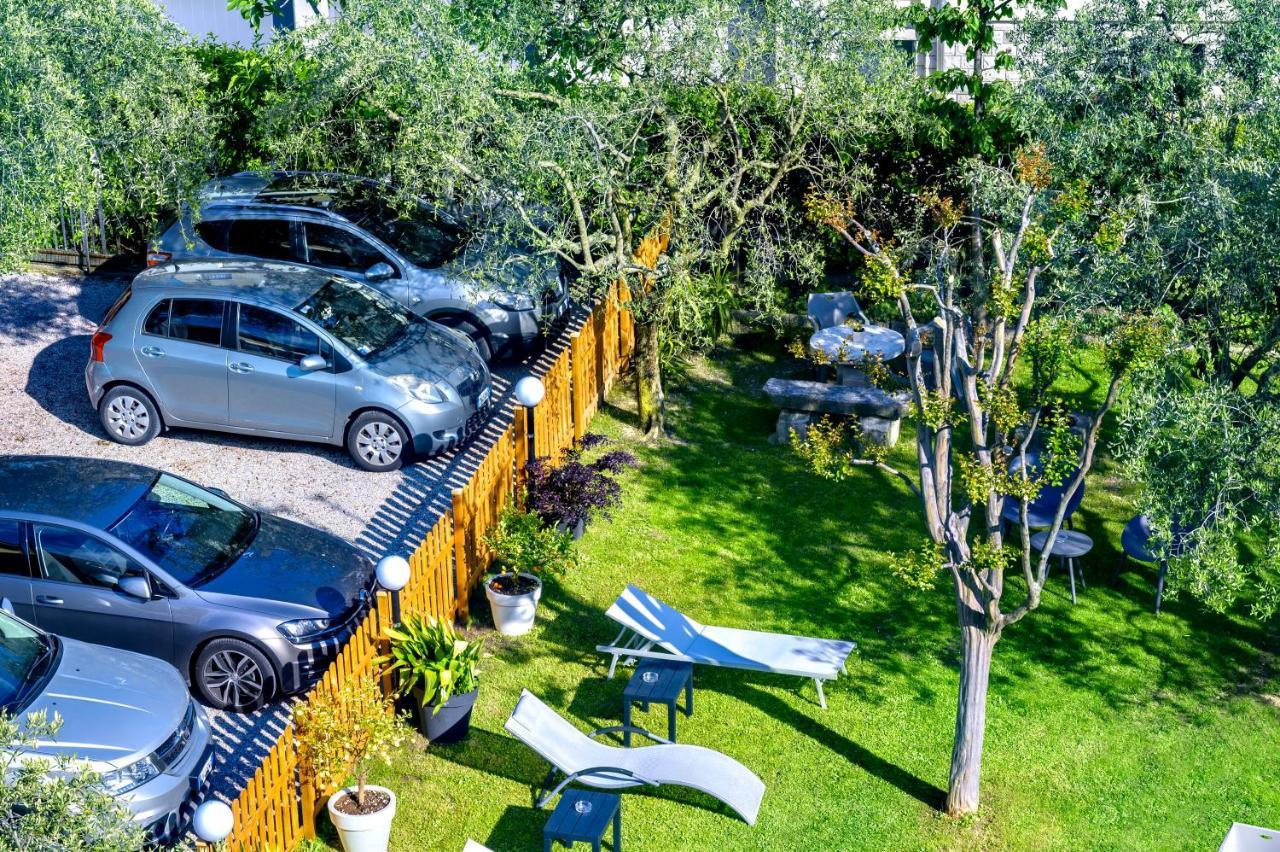 Nirvana Apartments 토르볼레 외부 사진